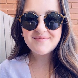 Meet your Posher, Celeste